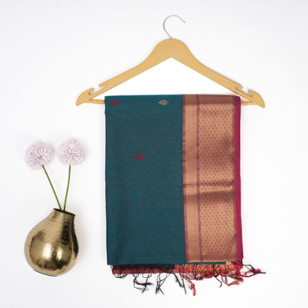Peacock Green Maheshwari Mango Buta Silk Saree