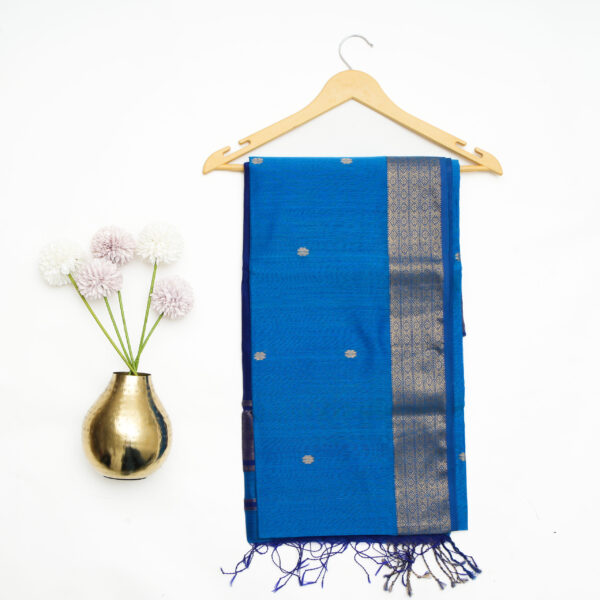 Maheshwari Saree Flower Motifs
